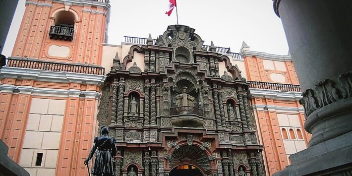 IGLESIAS EMBLEMÁTICAS DE LIMA