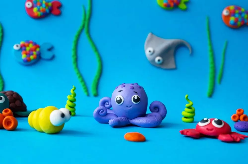 CREACIÓN DE PERSONAJES EN PLASTILINA