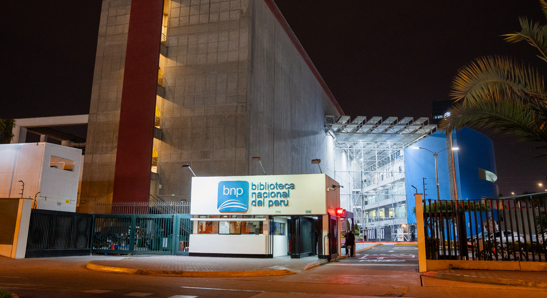 LA BIBLIOTECA ABRE DE NOCHE