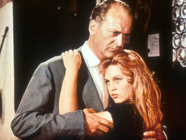 Y DIOS CREÓ A LA MUJER