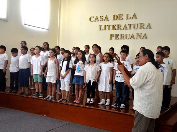 CORO NIÑOS CASA LITERATURA