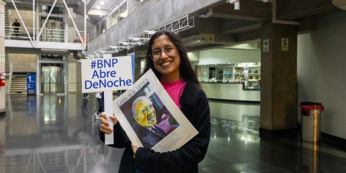 LA BIBLIOTECA ABRE DE NOCHE