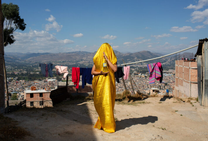ALGUIEN VENDIÓ MI SOMBRA