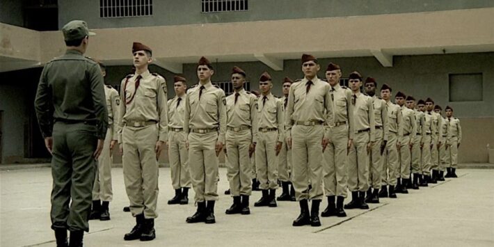 LA CIUDAD Y LOS PERROS