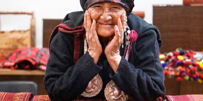 DIÁLOGOS CON LA MAESTRA