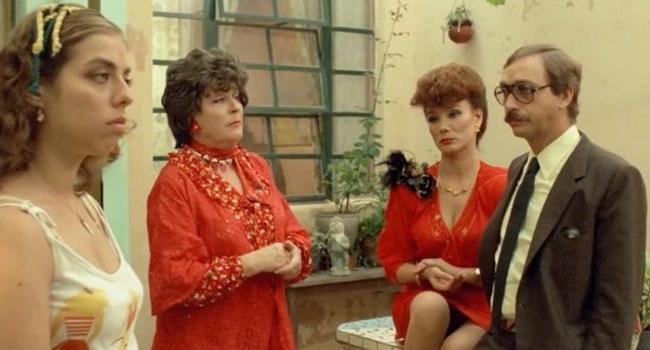 ESPERANDO LA CARROZA