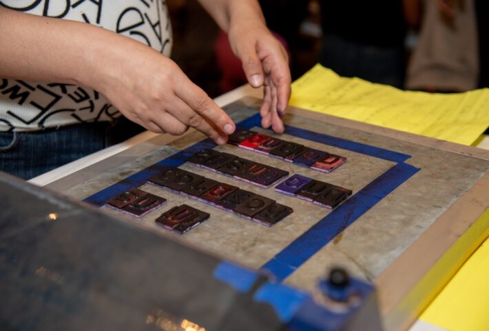 ENTRE JUEGOS Y LIBROS