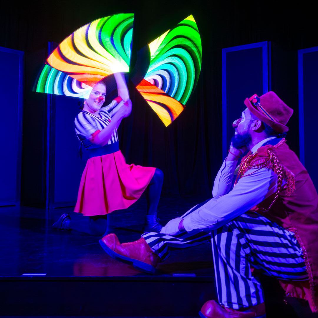 EL CIRCO DE SANDIA Y SONY