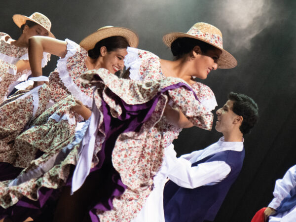 DANZAS PERUANAS UPC